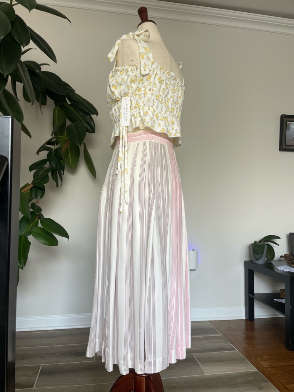 Striped Pink and Cream Button-Front Skirt, 100% silk and a  top, new with tags. - Picture 6 of 16